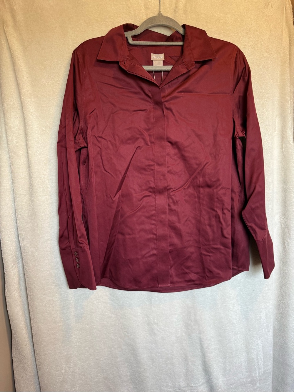 Chicos Cranberry No Iron SateenButton-Up Long Sleeve Shirt